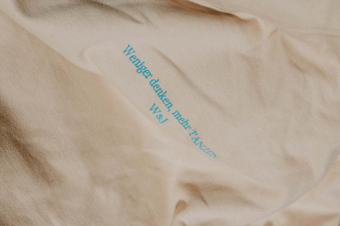 Hoodie mit Stickerei "TANZEN" - WILL AND JAY DESIGNS