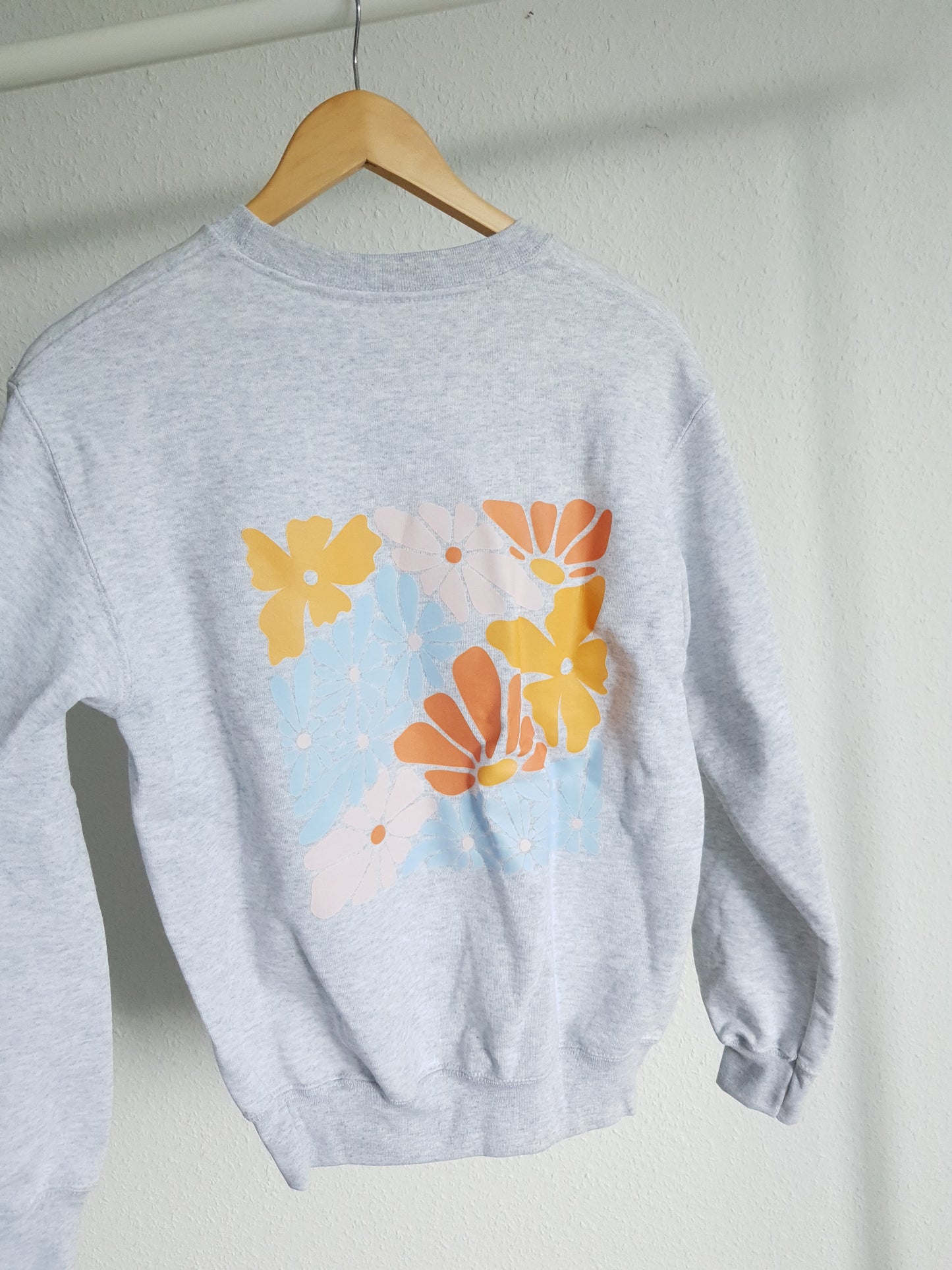Unisex Sweater "FLOWERS" - WILL AND JAY DESIGNS