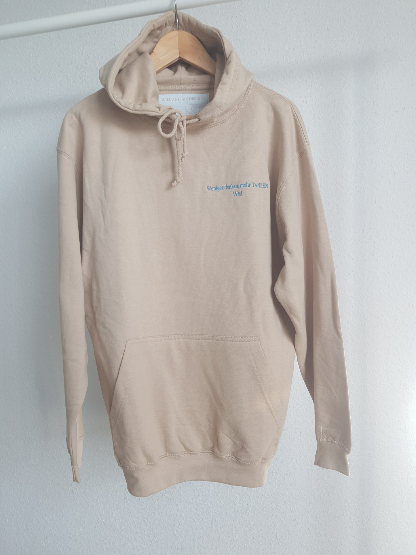 Hoodie mit Stickerei "TANZEN" - WILL AND JAY DESIGNS