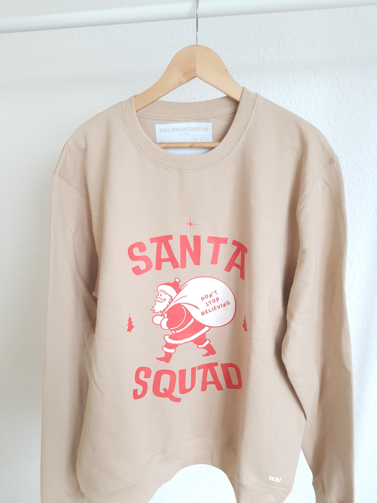 Sweatshirt "SANTA" - WILL AND JAY DESIGNS