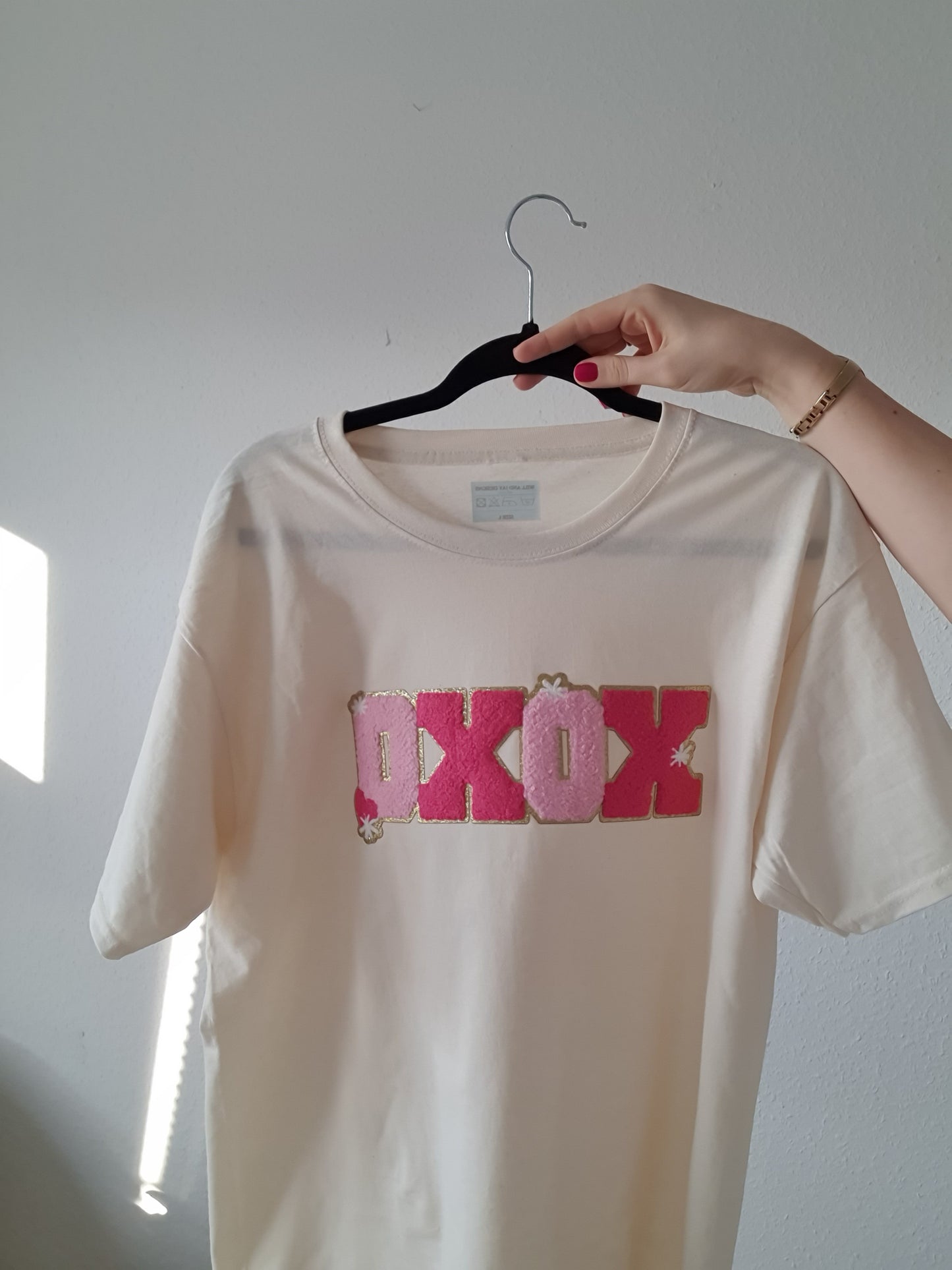 T-Shirt Valentinstag "XOXO" - WILL AND JAY DESIGNS