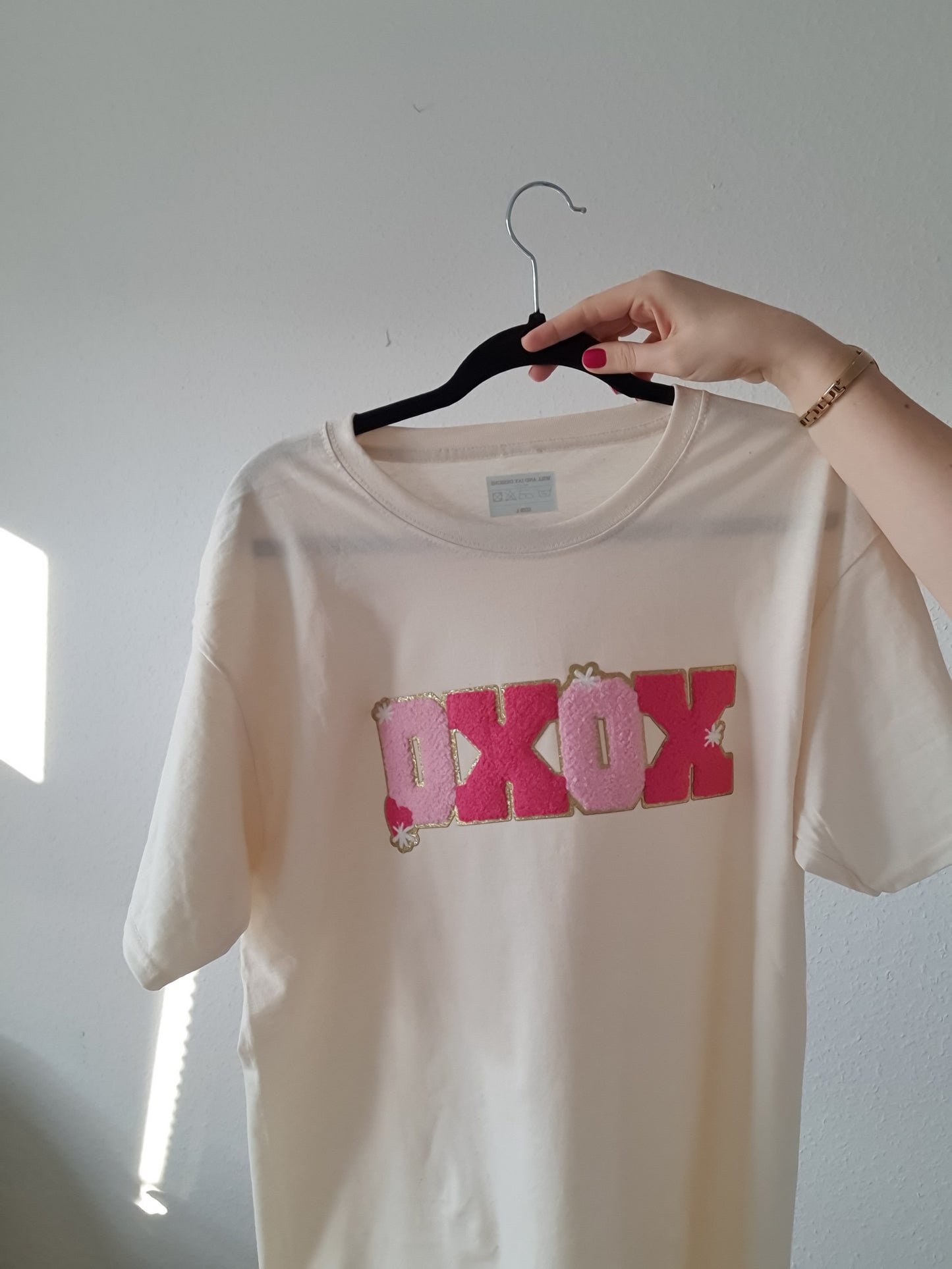 T-Shirt Valentinstag "XOXO" - WILL AND JAY DESIGNS